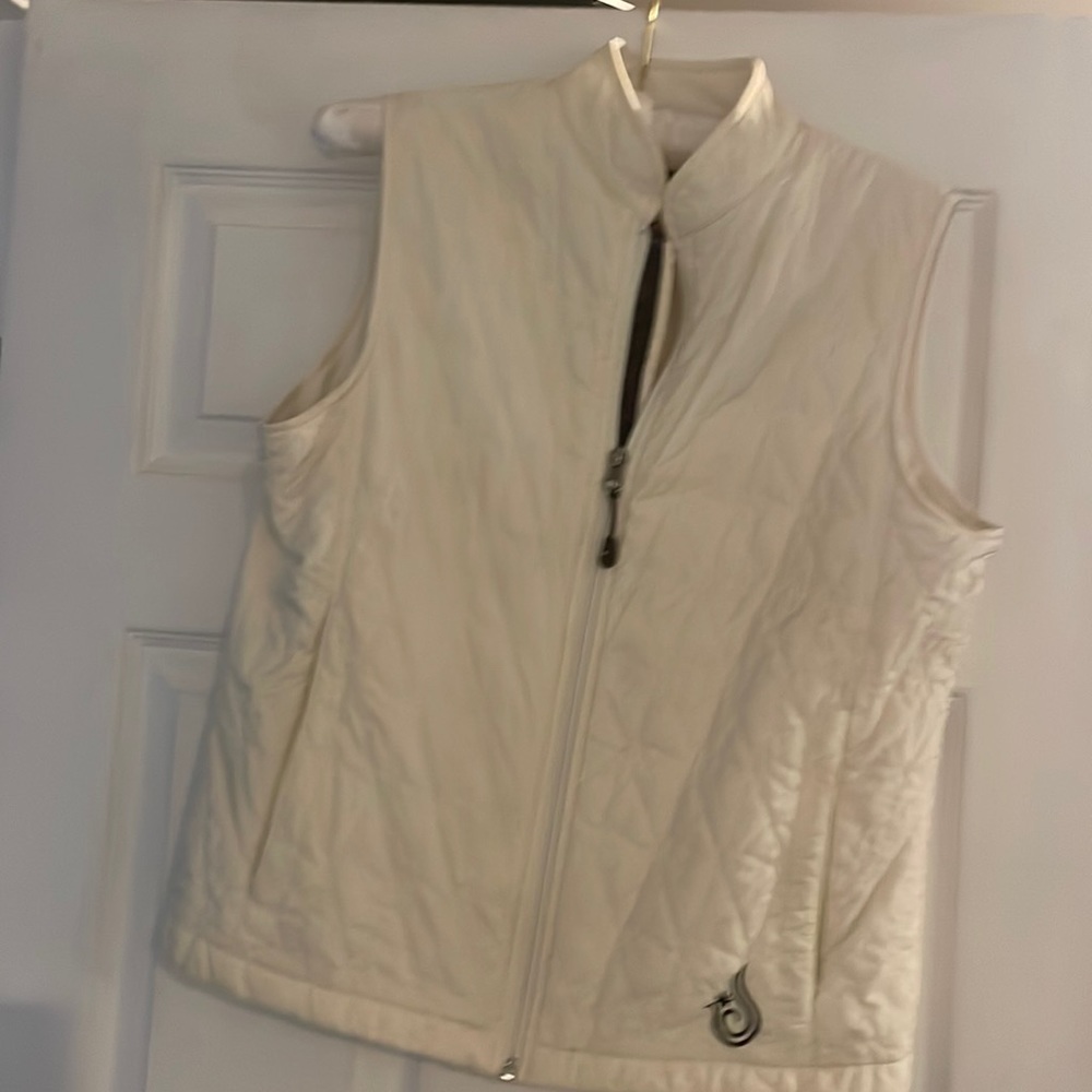 Isis vest white